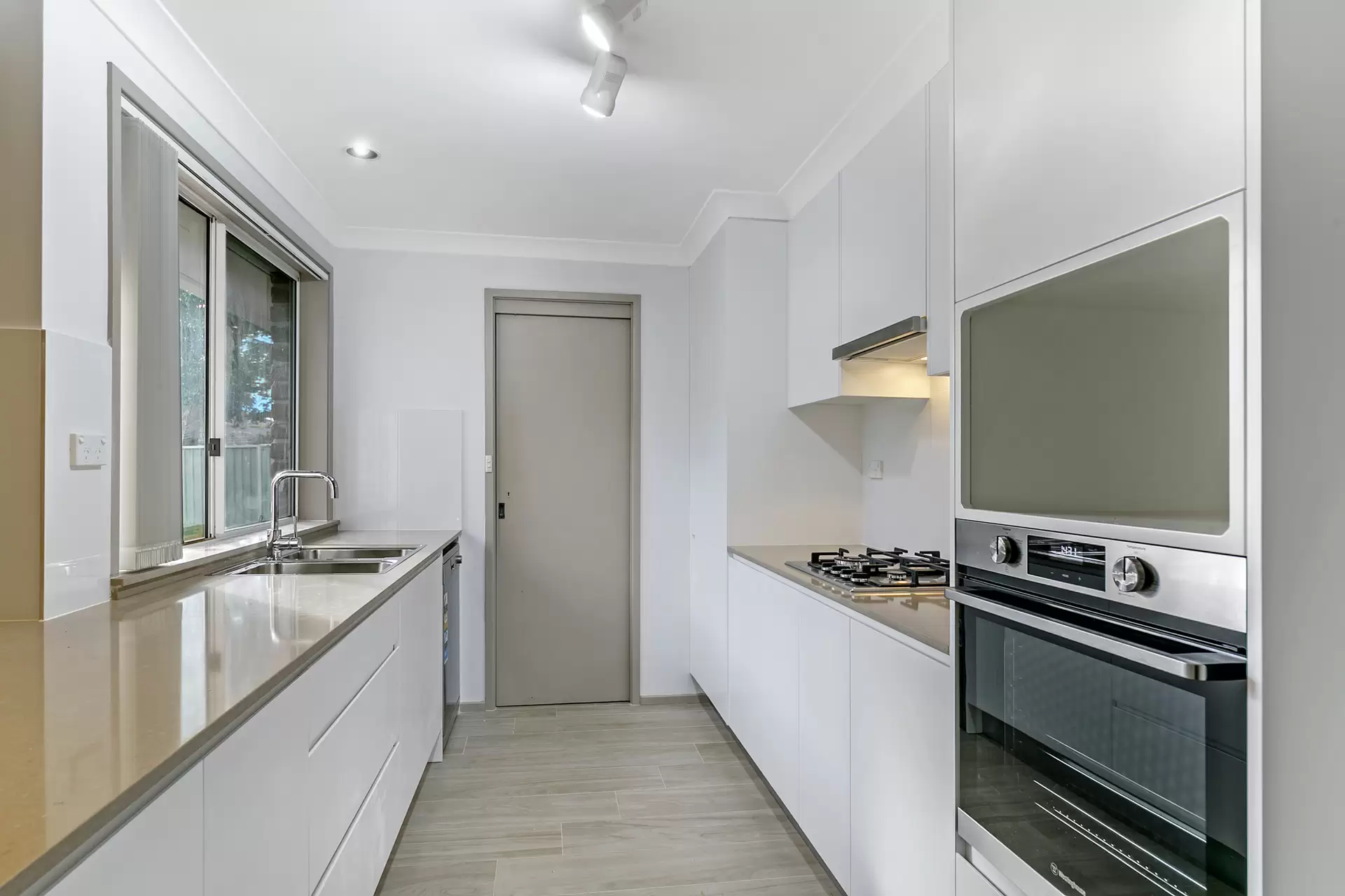 11A Broadsword Place, Castle Hill Leased by Murdoch Lee Estate Agents - image 3