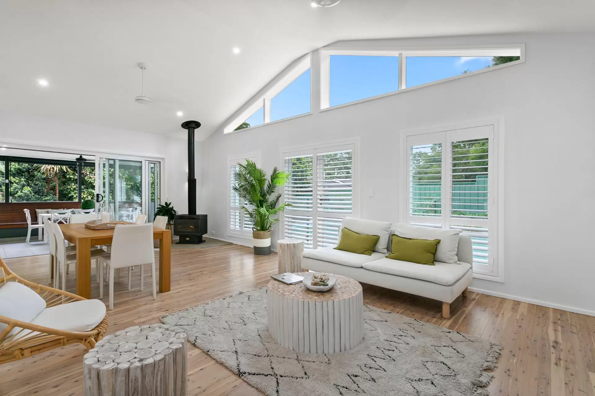 14 Murrills Crescent, Baulkham Hills For Sale by Murdoch Lee Estate Agents - image 2