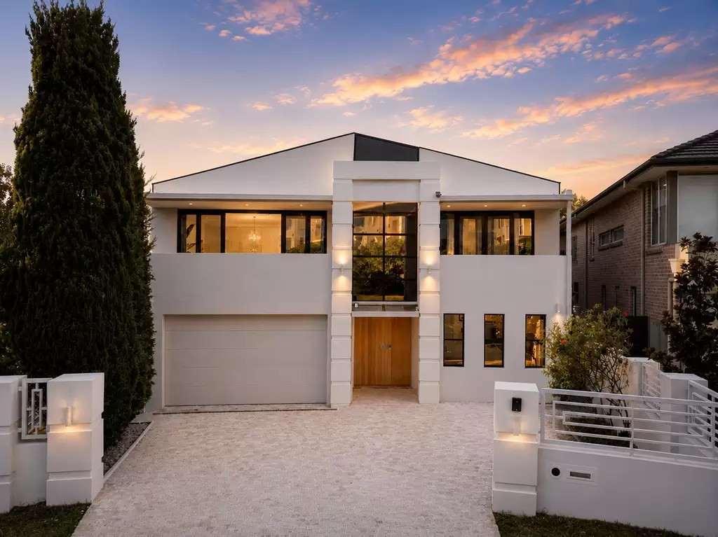 7 Niello Close, Castle Hill Auction by Murdoch Lee Estate Agents