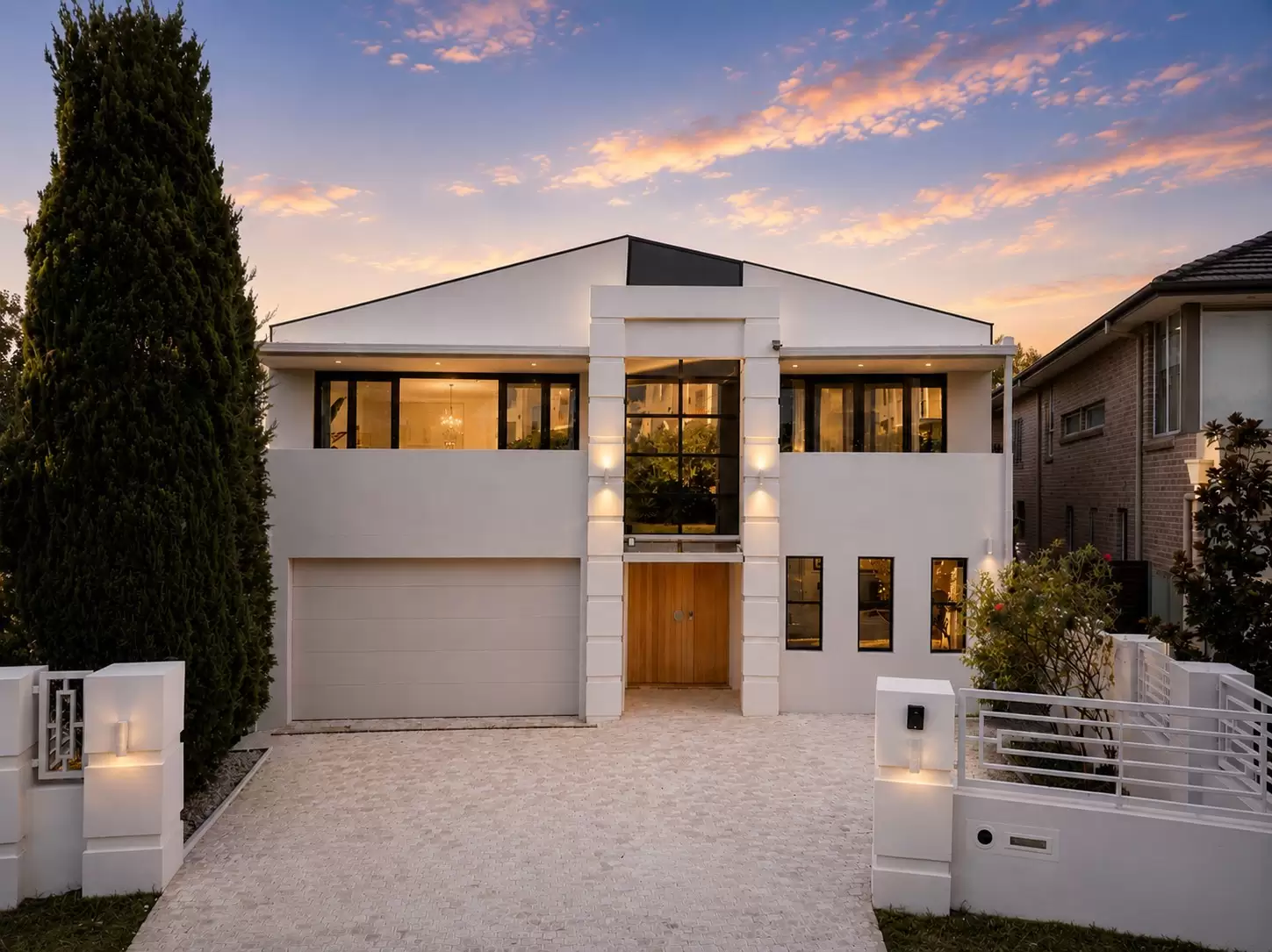 7 Niello Close, Castle Hill Auction by Murdoch Lee Estate Agents - image 1