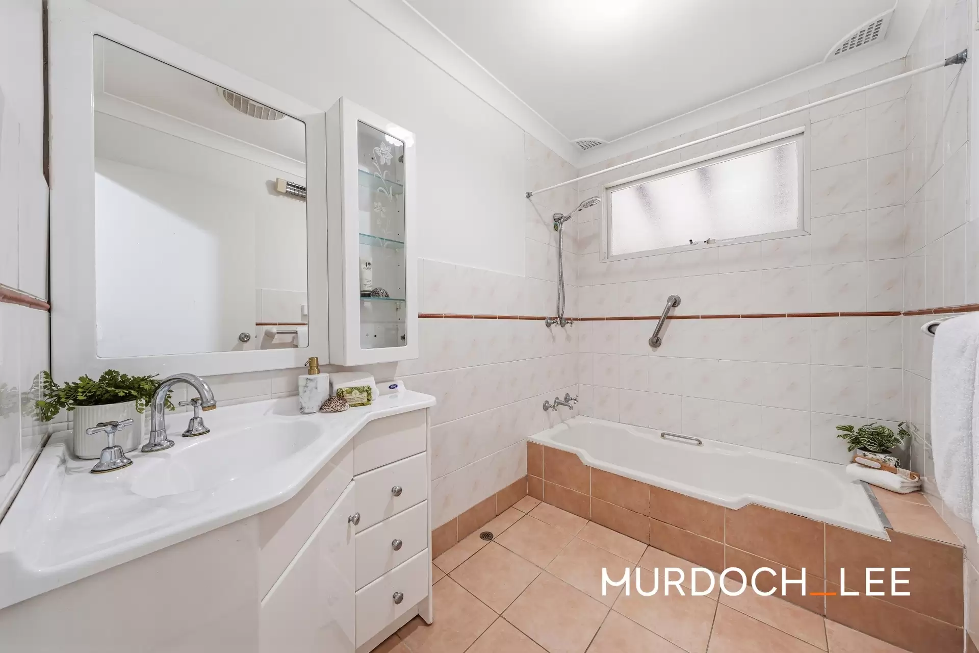 25 Willow Drive, Baulkham Hills Auction by Murdoch Lee Estate Agents - image 15