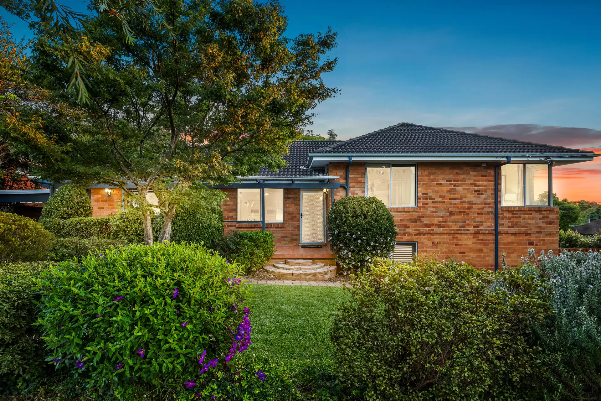 6 Antill Crescent, Baulkham Hills Sold by Murdoch Lee Estate Agents - image 1