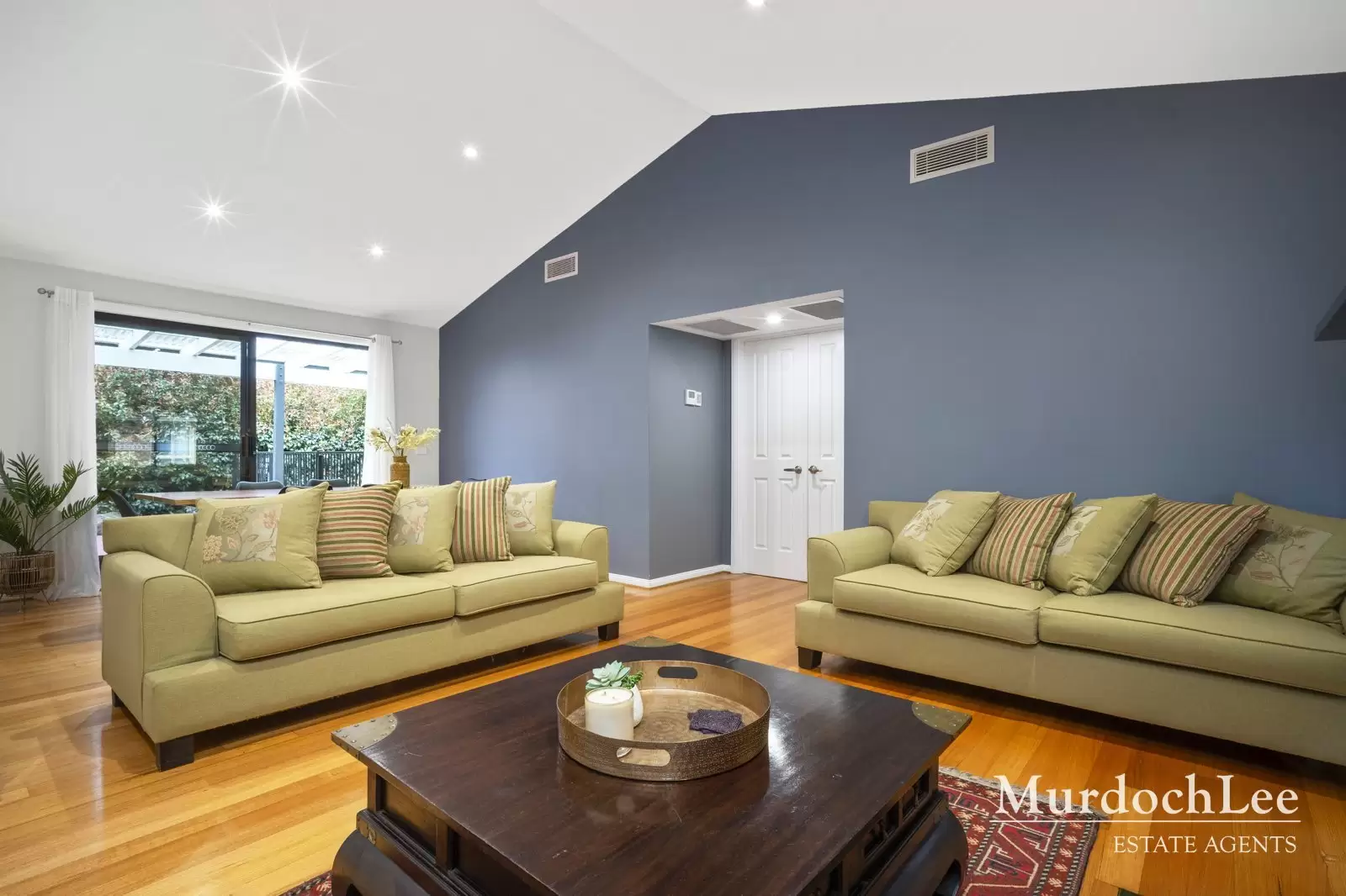 17 Bellwood Place, Castle Hill For Sale by Murdoch Lee Estate Agents - image 2