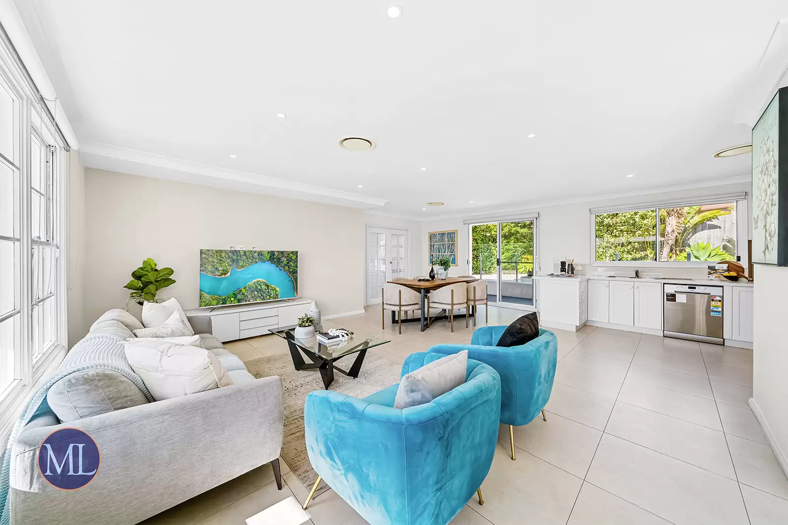 22 Manor Place, Baulkham Hills Sold by Murdoch Lee Estate Agents - image 3