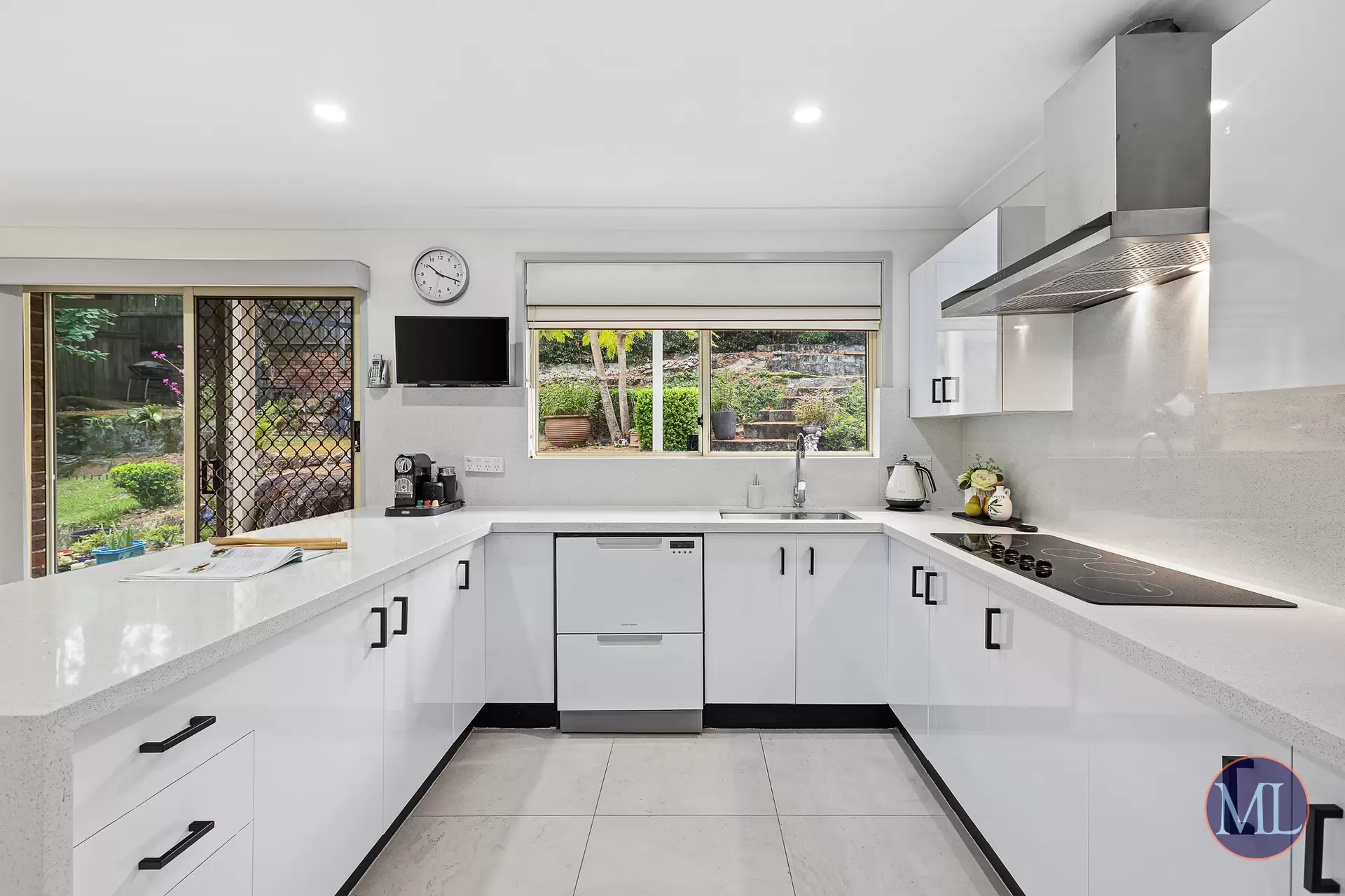 24 Willow Drive, Baulkham Hills Sold by Murdoch Lee Estate Agents - image 4