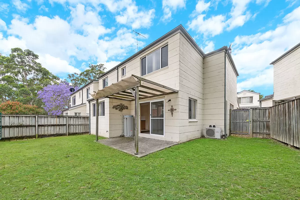 4/6 Golden Grove Avenue, Kellyville Leased by Murdoch Lee Estate Agents - image 2