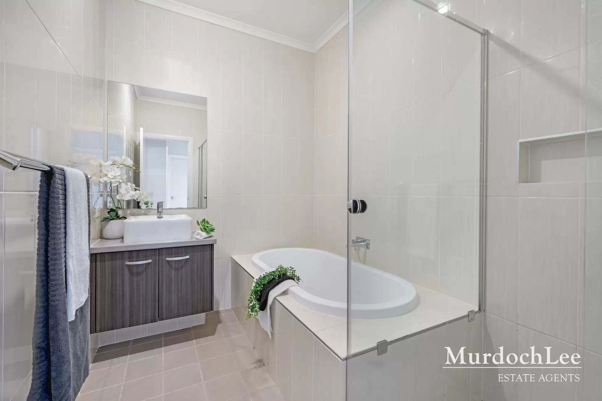 40 Bridgewood Drive, Beaumont Hills For Sale by Murdoch Lee Estate Agents - image 6