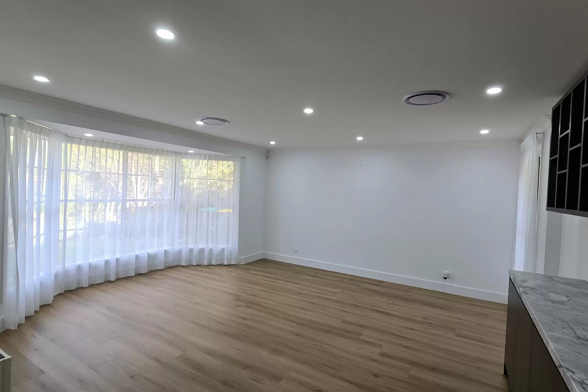 10 Kings Road, Castle Hill For Sale by Murdoch Lee Estate Agents - image 3
