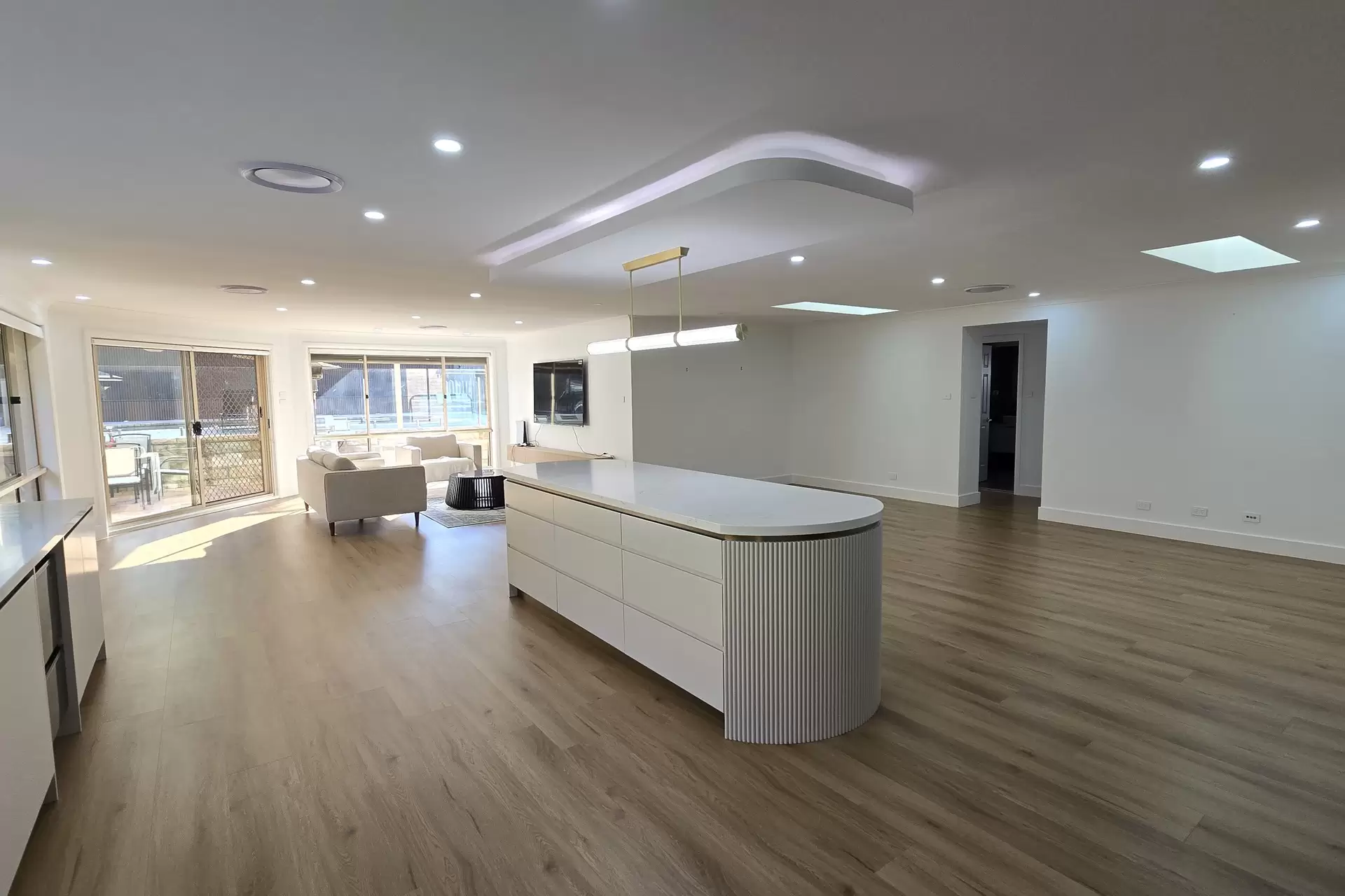 10 Kings Road, Castle Hill For Sale by Murdoch Lee Estate Agents - image 5