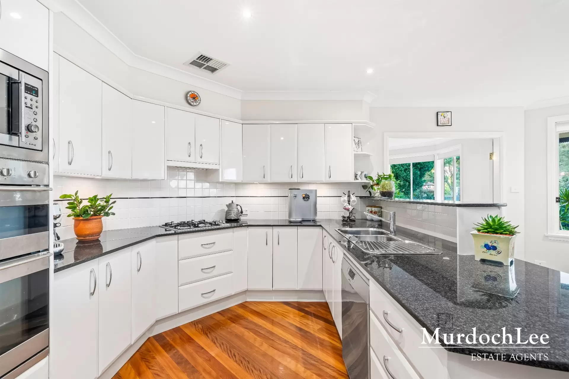 27 Armidale Crescent, Castle Hill Auction by Murdoch Lee Estate Agents - image 8