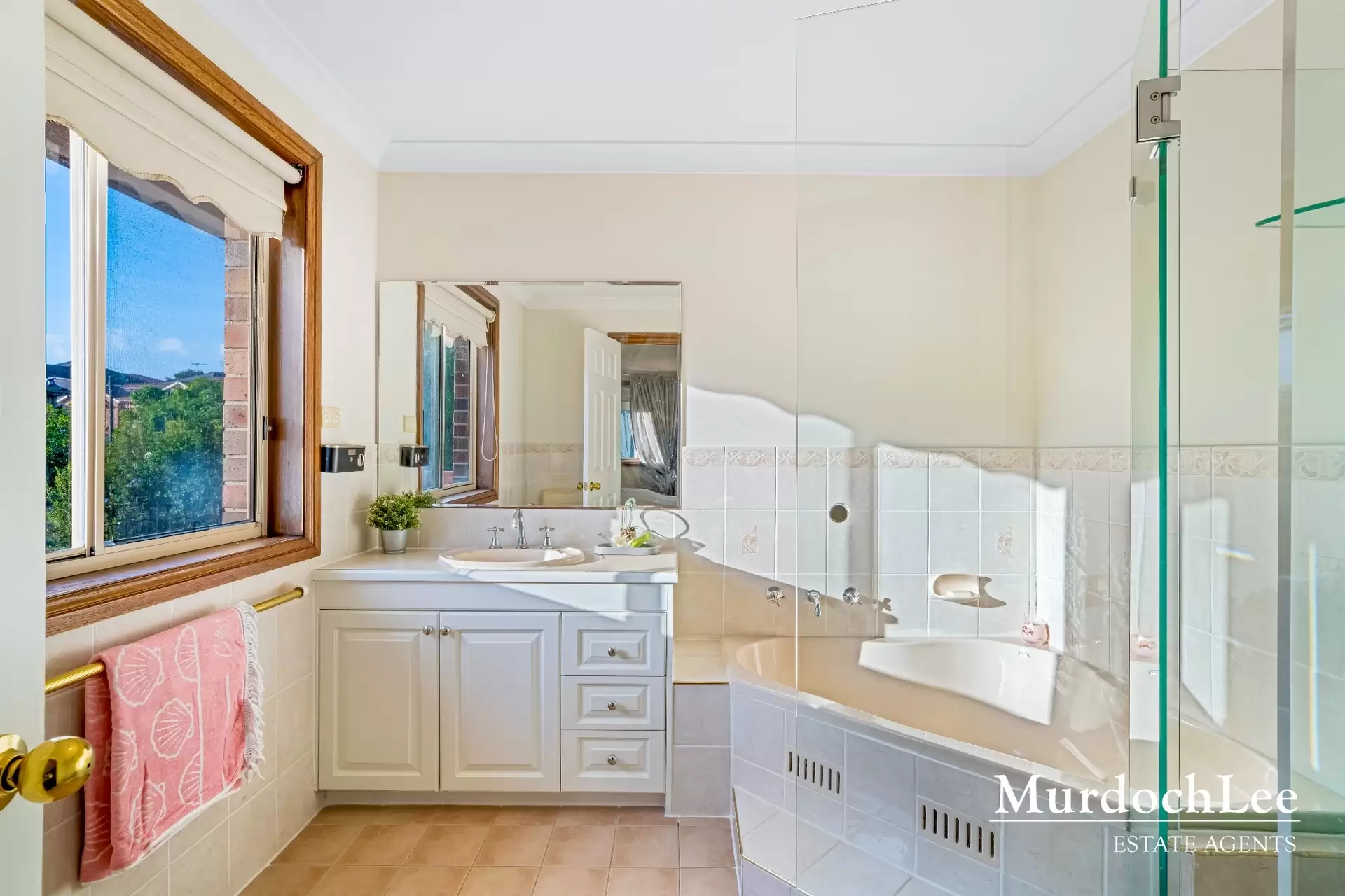 27 Sanctuary Drive, Beaumont Hills For Sale by Murdoch Lee Estate Agents - image 7