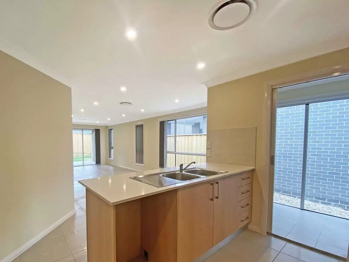 7 Cavalo Way, Box Hill For Lease by Murdoch Lee Estate Agents - image 2